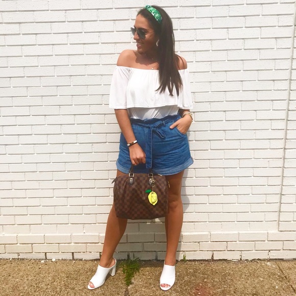 Welcome to My Closet!! - Picture 2 of 3